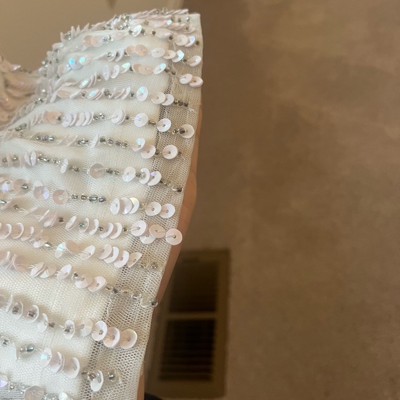 NWTs Davids Bridal “DB Studio” white sequein romper/one piece/jumpsuite Size 10. - Picture 7 of 9